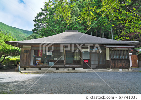 [Mitsuishiyama Fudoji Temple] Yamada, Hashimoto City, Wakayama Prefecture 67741033