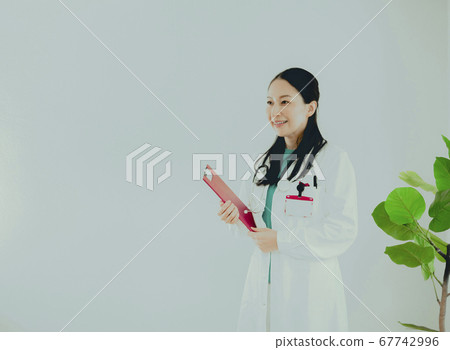 Image of a doctor Image of a doctor 67742996