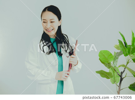 Image of a doctor Image of a doctor 67743006