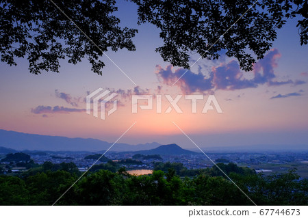Evening view from Amakashi Hill (Asuka Village, Taka City District, Nara Prefecture) 67744673