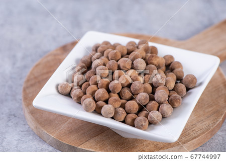 Raw dry cassava ingredient Tapioca Raw dry cassava ingredient Tapioca 67744997