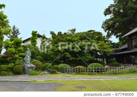 Former Eiichi Shibusawa House Nakanoue Garden and Eiichi Shibusawa Statue 67749000