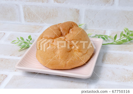 西式糖果，奶油泡芙，甜點，食品，奶油，派，糖果，點心，油酥，西式，麵包店 67750316