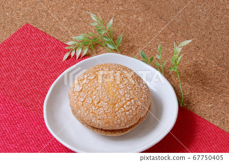 Bread, busse, pastry, breakfast, coffee busse, cream busse, food, snack, snack, teatime 67750405