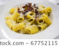 Pasta carbonara 67752115