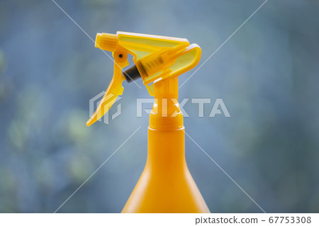Sprayer for water and antimicrobial fluids 67753308