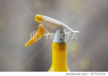 Sprayer for water and antimicrobial fluids 67753310