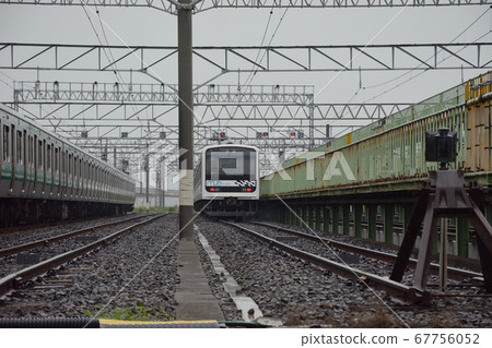 electric train, train, saikyo line 67756052