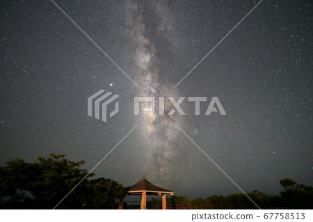 The Milky Way seen in the middle of July in the southern part of Miyakojima The Milky Way seen in the middle of July in the southern part of Miyakojima 67758513