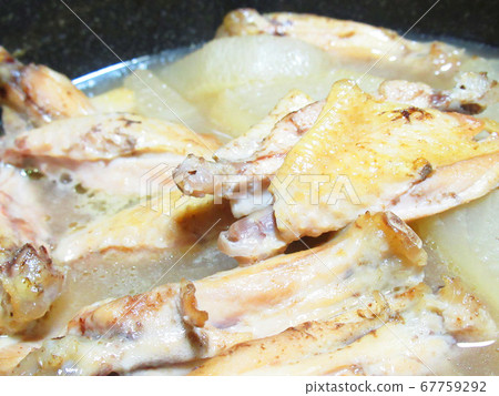 Simmered chicken wings and radish Simmered chicken wings and radish 67759292
