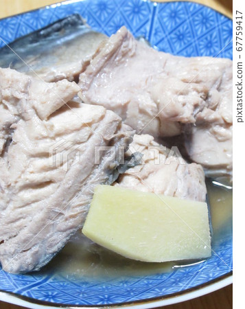Boiled mackerel 67759417