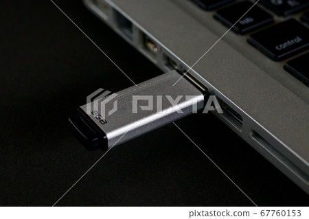 USB memory and PC 67760153
