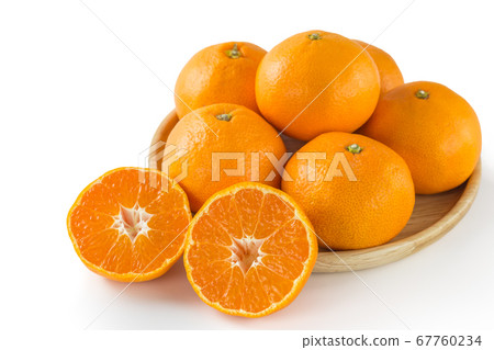 Ripe unshu mandarin orange 67760234