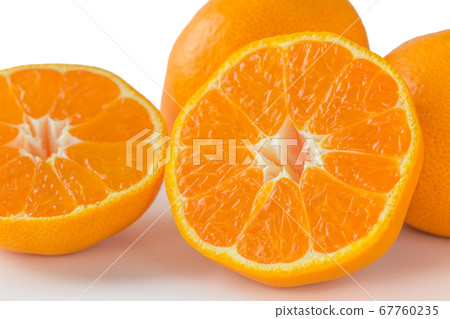 Ripe unshu mandarin orange Ripe unshu mandarin orange 67760235