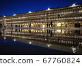 威尼斯聖馬克廣場的夜景 67760824