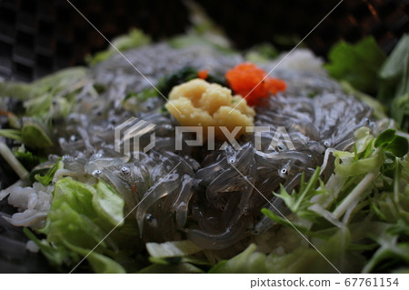在江之島吃的生銀魚蓋飯 在江之島吃的生銀魚蓋飯 67761154