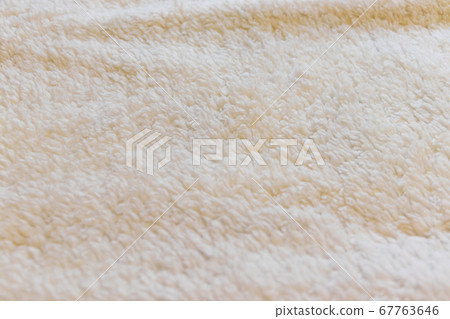 柔軟的毯子表面 67763646