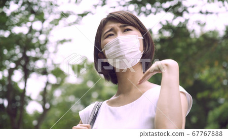 擦汗女商人 67767888