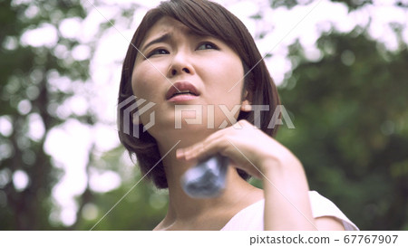 擦汗女商人 67767907