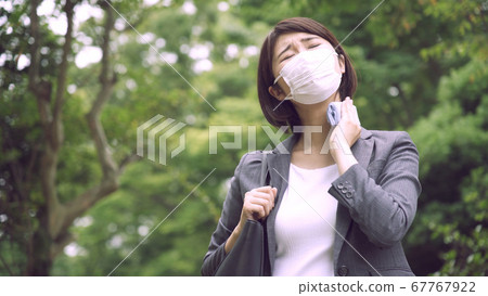 擦汗女商人 67767922