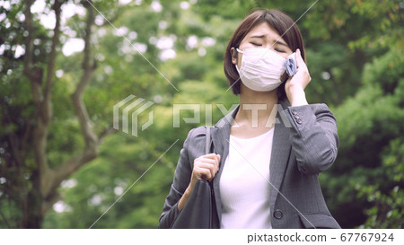 擦汗女商人 67767924