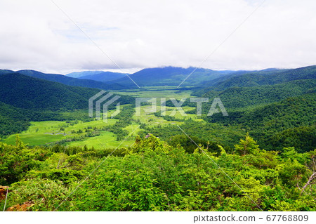 View Ozegahara from the mountain trail from Yamanohana to Shibusan 67768809