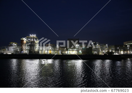 Beppu Harbor 67769023