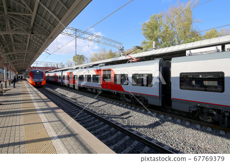 Moscow Central Circle - Little Ring, MCC,or MK MZD,  Russia. Verkhnie Kotly railway station 67769379