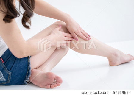 Female body image Female body image 67769634