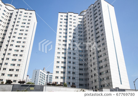 City high-rise apartment City high-rise apartment 67769780