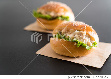 tuna mini burger tuna mini burger 67770647