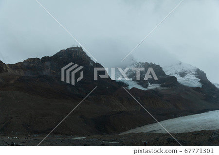 Mount Andromeda, Alberta, Canada 67771301