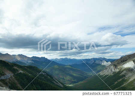 Sulphur Skyline Trailhead, Jasper National Park Sulphur Skyline Trailhead, Jasper National Park 67771325