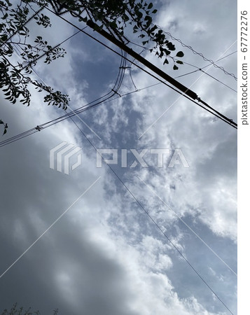 多雲的天空 多雲的天空 67772276