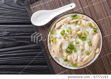 Slow cooked ginger rice porridge with chicken, Slow cooked ginger rice porridge with chicken, 67772283