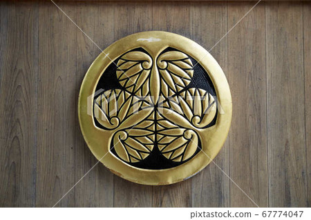 Aoi's crest in Yagoto Koji Temple 67774047