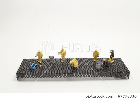 an Electronics Recycling Concept, Team of 67776336