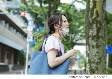 Mask summer woman 67778569