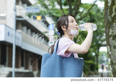 面具夏天女人 67778574