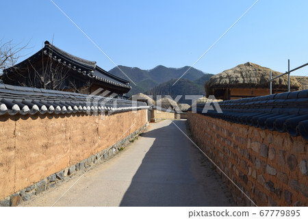 Andong Hahoe Village Dirt Wall Road Andong Hahoe Village Dirt Wall Road 67779895