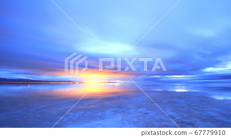 Uyuni salt lake Uyuni salt lake 67779910