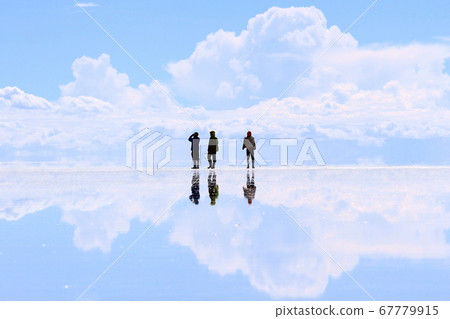 Uyuni salt lake   67779915