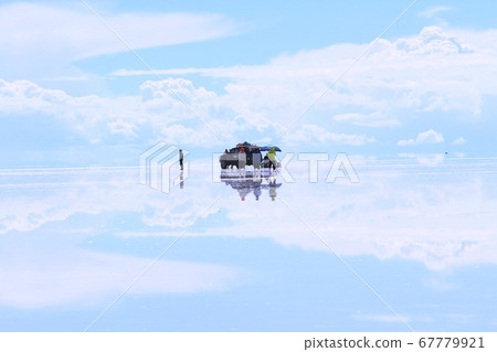 Uyuni salt lake   67779921