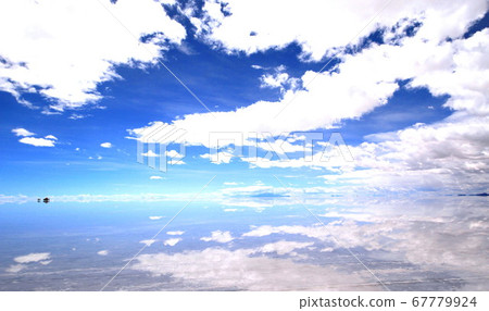 Uyuni salt lake   67779924