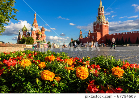 Moscow Kremlin and St Basil`s cathedral on Red 67784609
