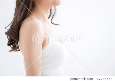 女性的身體形象 67786558