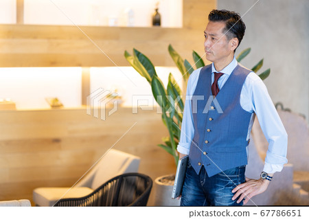 Middle businessman portrait 67786651