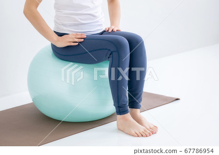 A woman wearing sportswear 67786954