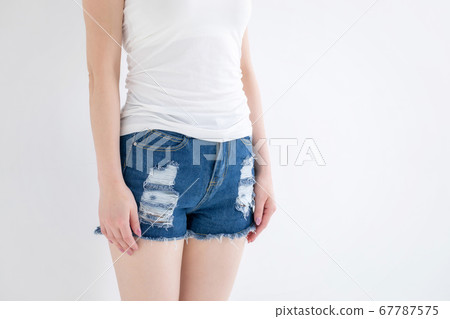 Female body image 67787575