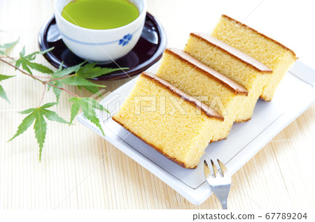 Castella, green tea and autumn leaves cut into pieces Castella, green tea and autumn leaves cut into pieces 67789204